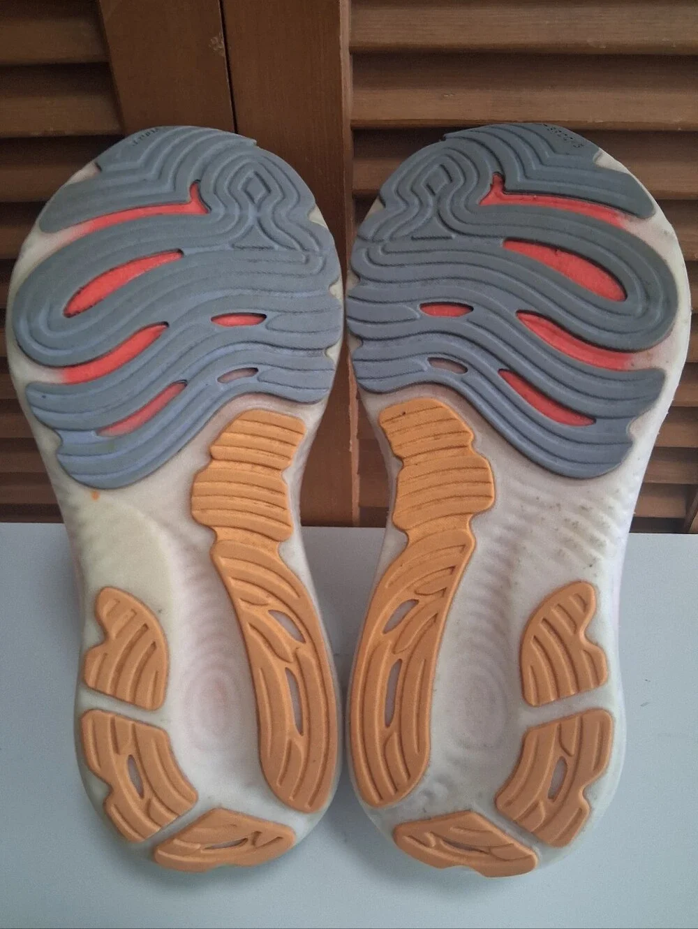 Brooks Glycerin 22 Black Blue Heron Orange Womens Running Shoe * Size: 9.5